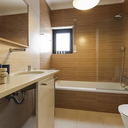 فيلة With Swimming Pool By Homing *